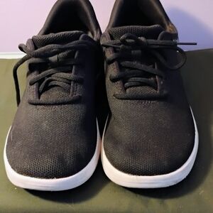 Women's Kizik Black Sneakers